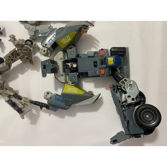 Transformers Character Collection – Generation, Robots in Disguise Studio Series - Picture 2 of 14